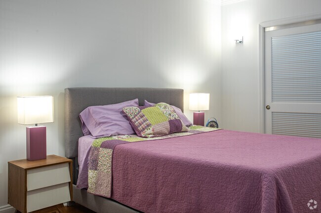 Ivymount - 1 Bedroom, 1 Bath - 1,000 - 1,070 Sq. Ft.