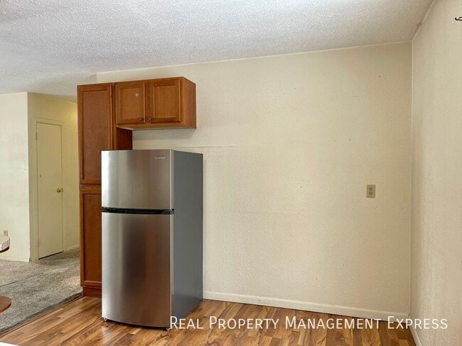 Photo - Charming 4 bed 2 Bath Home