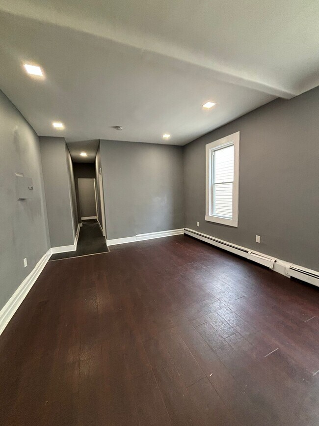 Photo - 445 Broadway Unidad 3L