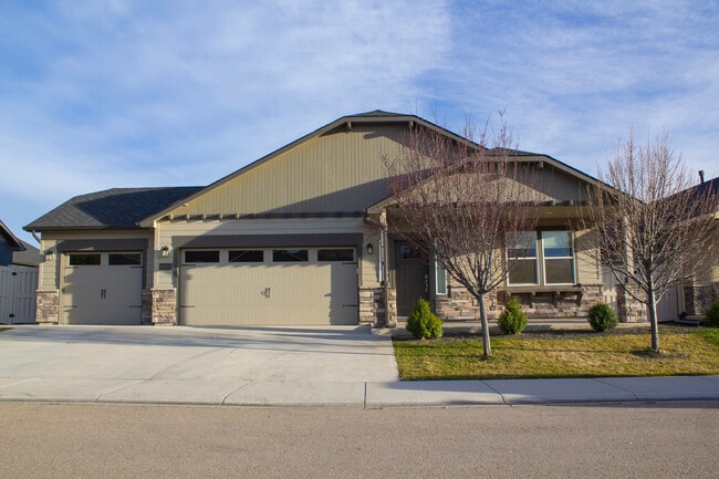 Building Photo - 10555 W Catmint Dr