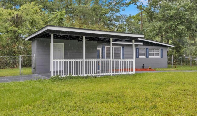 Photo - 6906 Bernay Ave