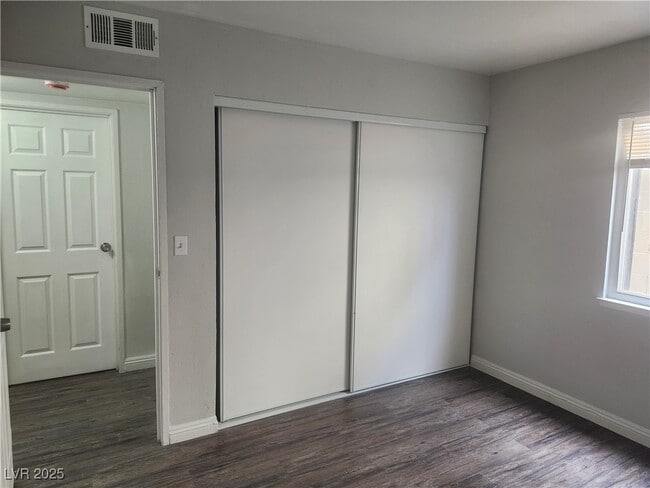 Photo - 3437 E Cheyenne Ave Apartment Unit B
