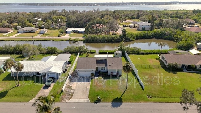 Building Photo - 354 Willow Lane