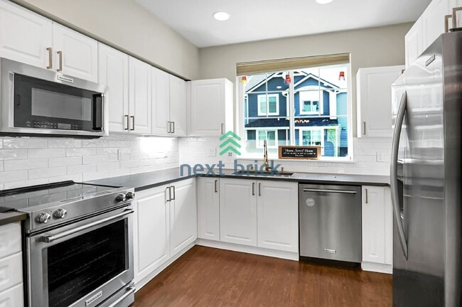 Photo - "Charming 2-Bed, 2.5-Bath Retreat in Bothell - Spacious 1157 Sq Ft Haven!"