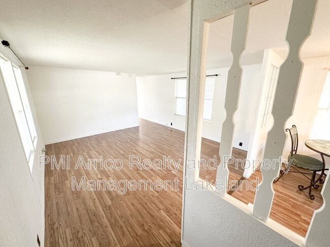 Photo - 753 W Main St
