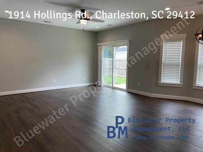 Charming Charleston Retreat: 3-Bed Oasis with Granite Touches & Gleaming Hardwood