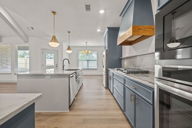 Photo - 1509 Padova Ave