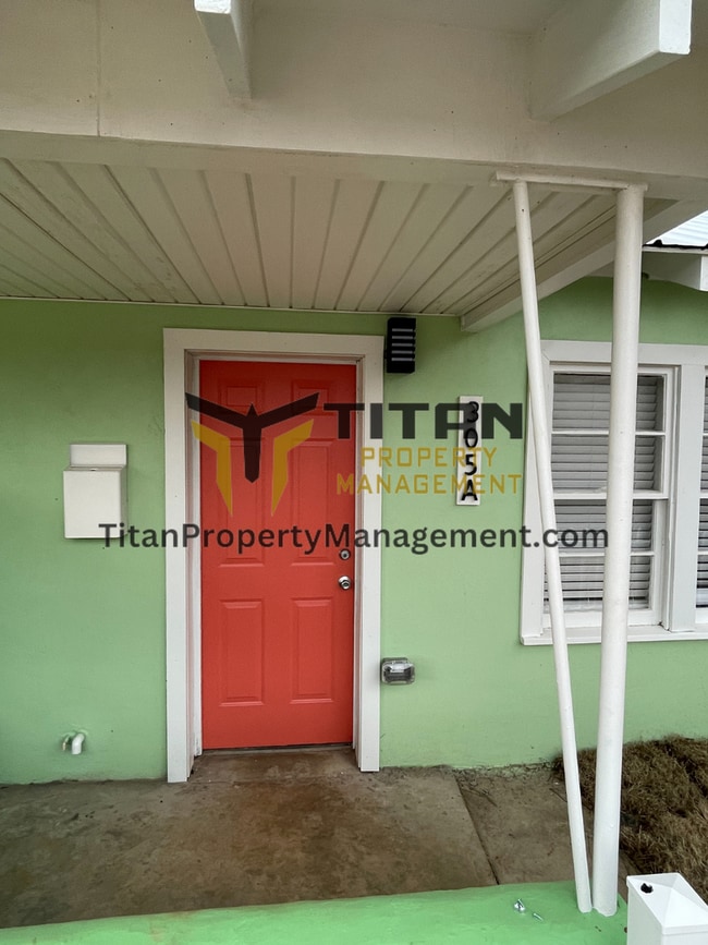 Photo - 1bed Renovated Downtown Duplex