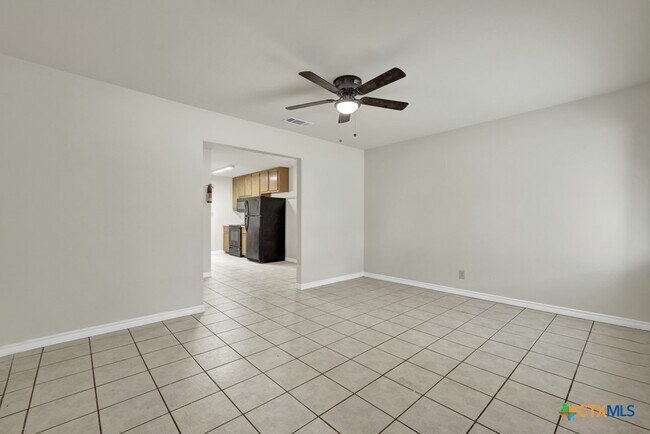 Photo - 334 Craddock Ave