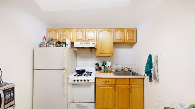 Photo - 1069 Beacon St Unit BR