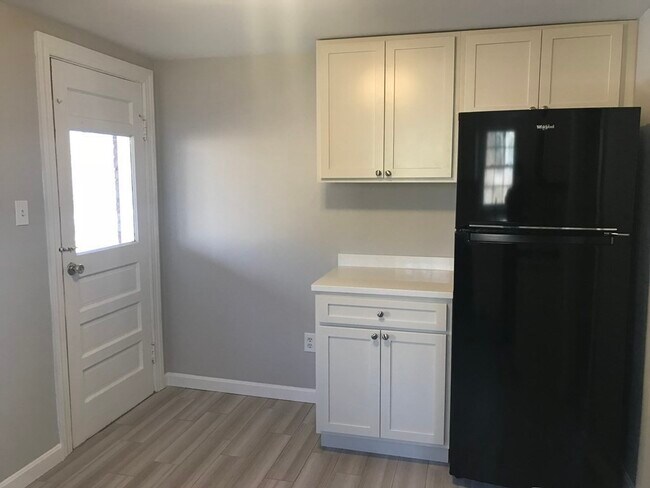 Photo - 186 Harwood Ave Unit 1