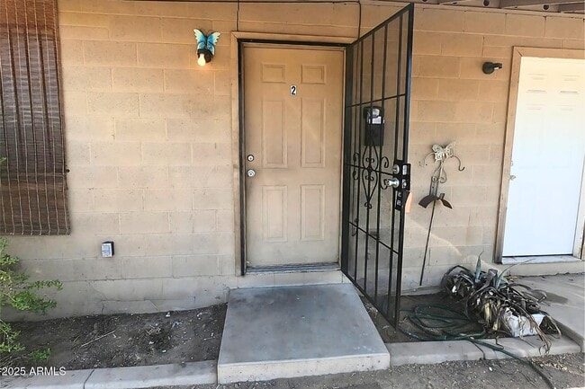 Building Photo - 918 S 1st Ave Unit 2 Rental