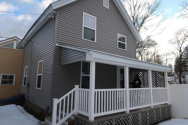 Building Photo - 5 Green St