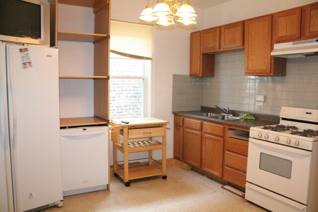 Photo - 2730 W Giddings St Apartments Unit 2