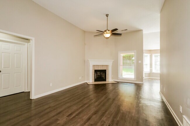 Photo - 1883 Banstead Dr