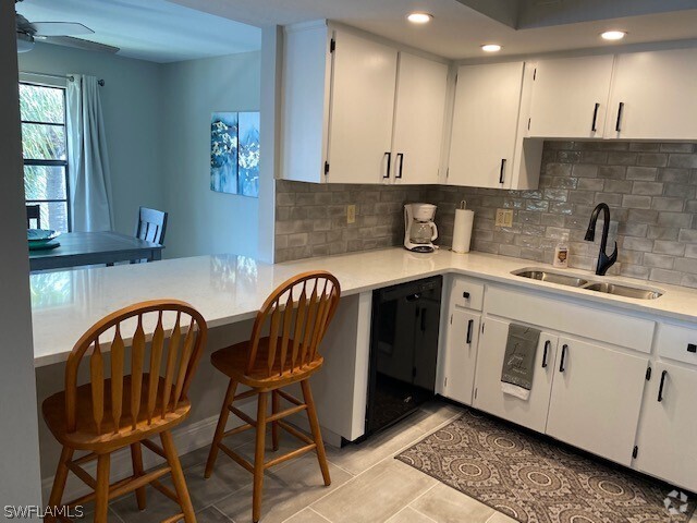 Building Photo - 131 SW 47th Terrace Unit 204 Rental
