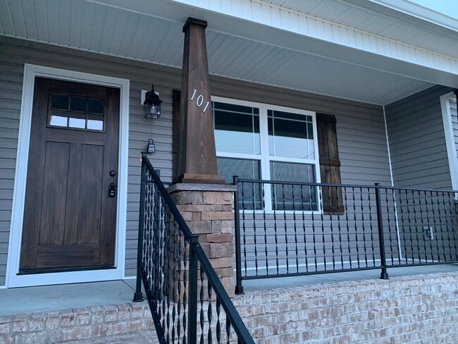 Photo - 3 Bedroom 2 Bath Home in Shelbyville
