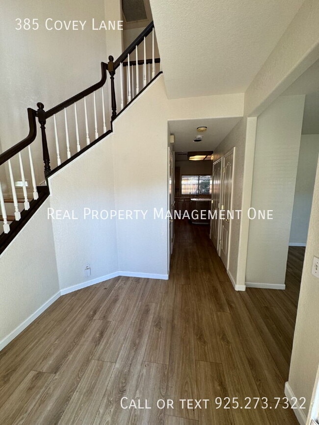 Photo - 385 Covey Ln
