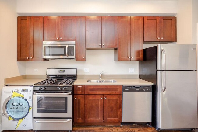 Photo - 649 W Deming Pl Unit 649-3F
