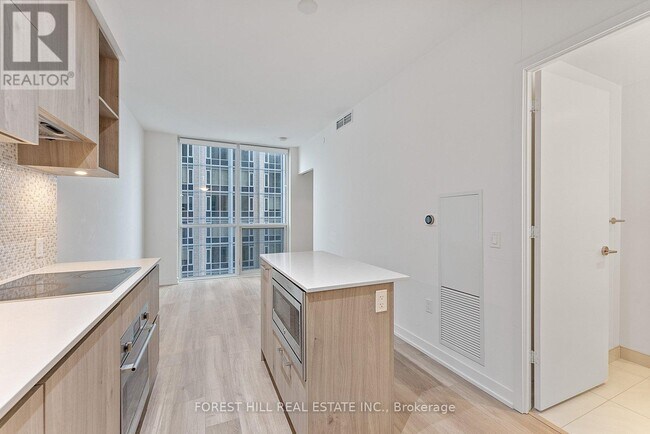 Photo - 1 Yorkville Ave Unité 3903