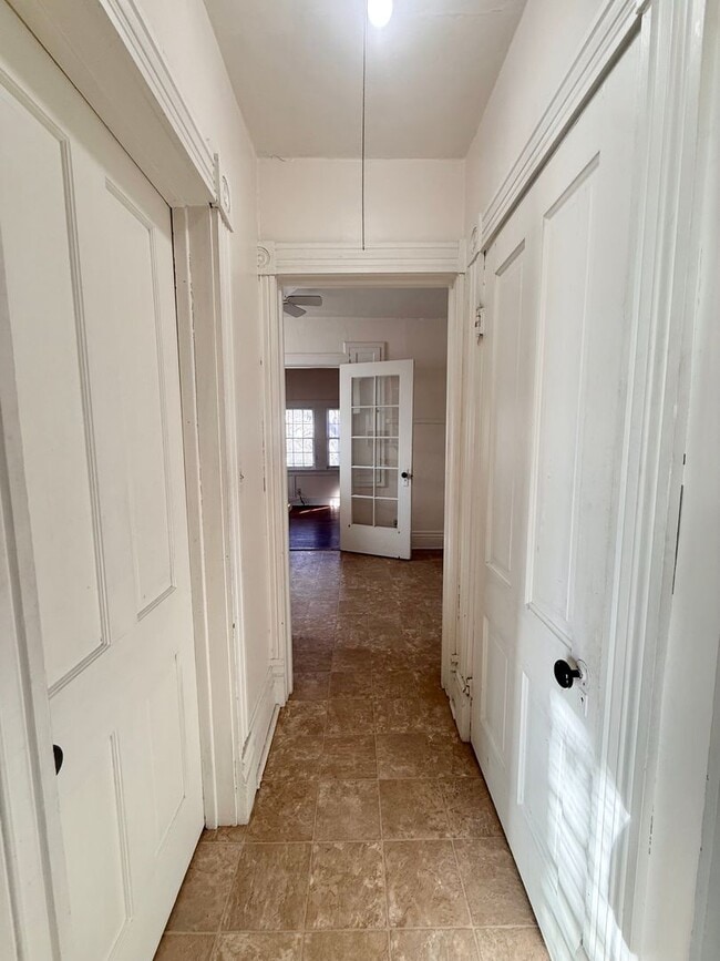 Photo - 1544 D St Unit #3