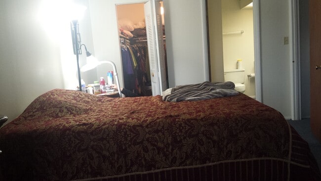 Dormitorio principal - 806 Stratford Dr Unidad 22