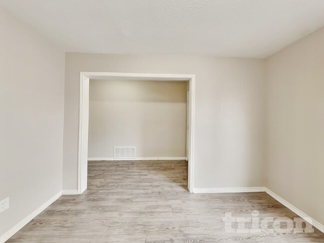 Photo - 418 David Dr