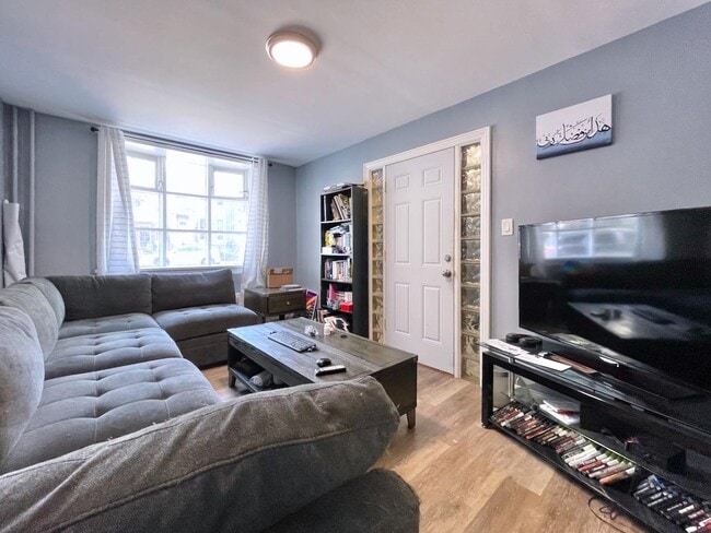 Building Photo - 173 Belmont Ave Unit 1 Rental