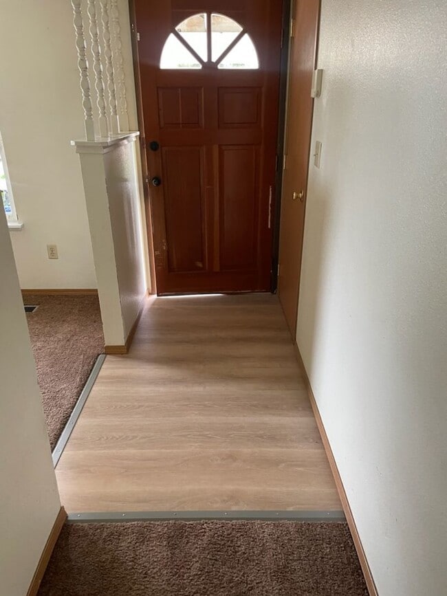 Photo - Spanaway rambler home - 3 bedrooms 1 bath, Plus bonus room - 15 min from back gate Lewis/McCord! ...