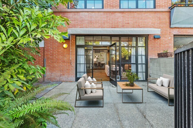 Photo - Elevate Your Living: Luxe 916 sq ft Studio in the Iconic Cable Building