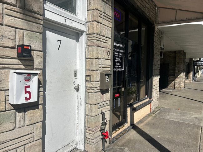 Photo - 7 N Federal Hwy Unit 1