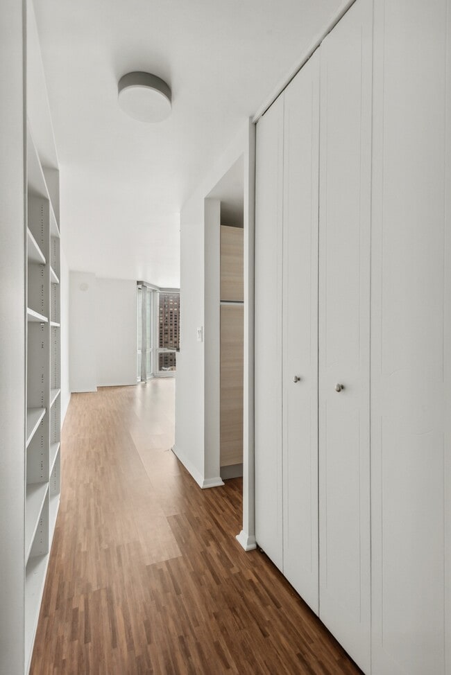 Photo - 21 W Goethe St Unit 17K