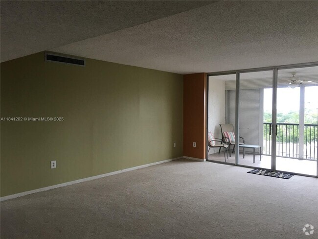 Building Photo - 3940 Inverrary Blvd Unit 701A Rental