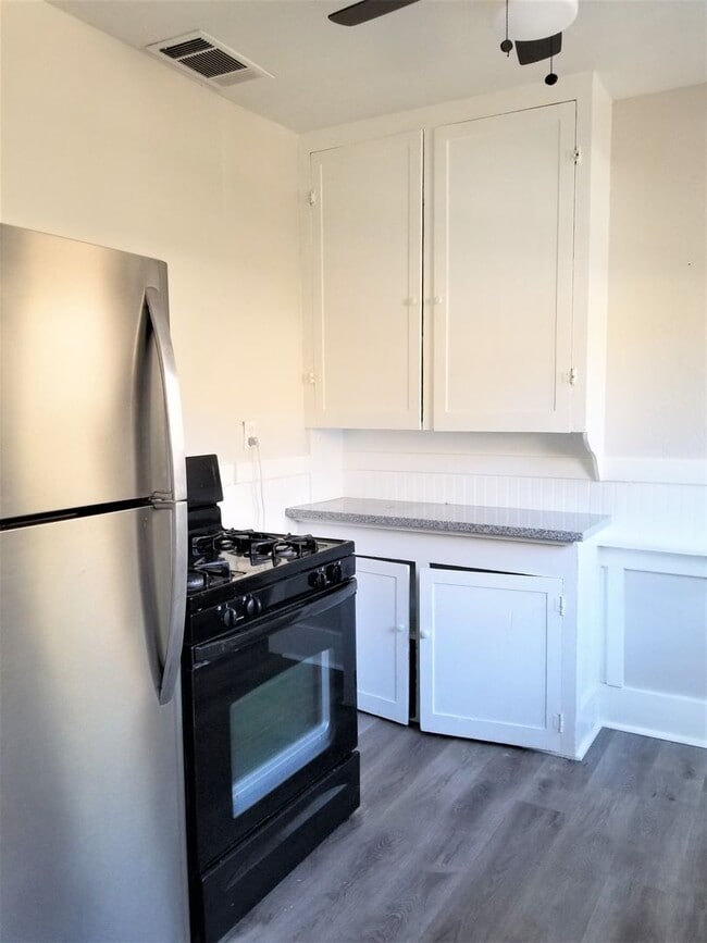 Photo - 401/403 Johnson Unidad 403 Johnson Street