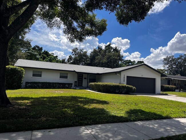 Photo - 1606 Overlake Ave