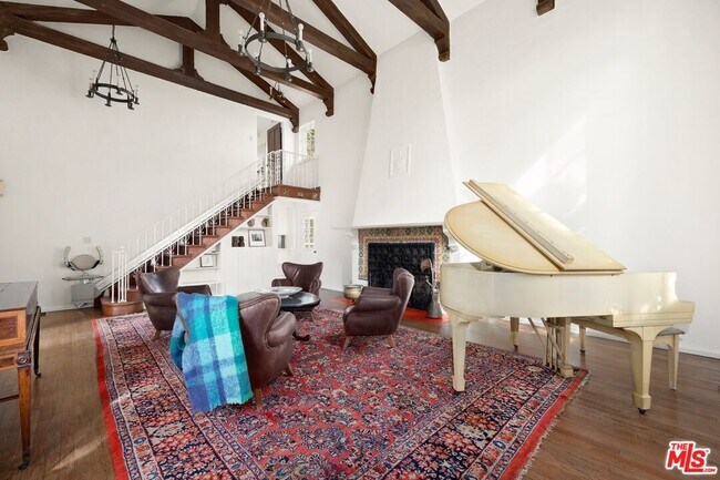 Photo - 311 Amalfi Dr