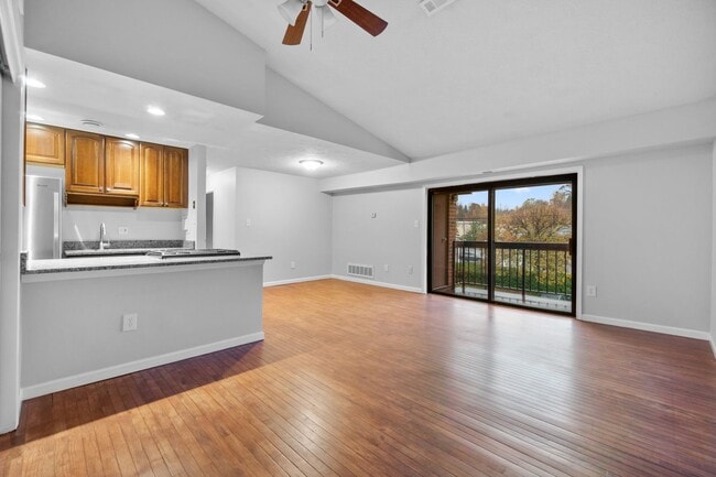 Photo - Open Concept and Renovated Top Level Condo. Close to BWI, Ft. Meade & NSA