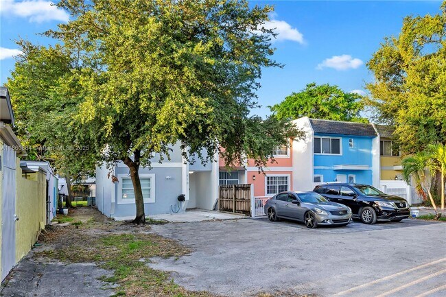 Photo - 610 NW 11th St