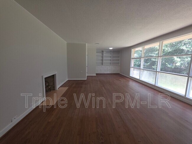 Photo - 318 W Bell St