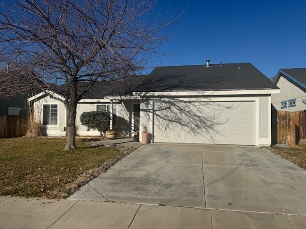 <b> Refreshed Three Bedroom near Grocery Outlet<br><br> - <b> Refreshed Three Bedroom near Grocery Outlet<br><br>