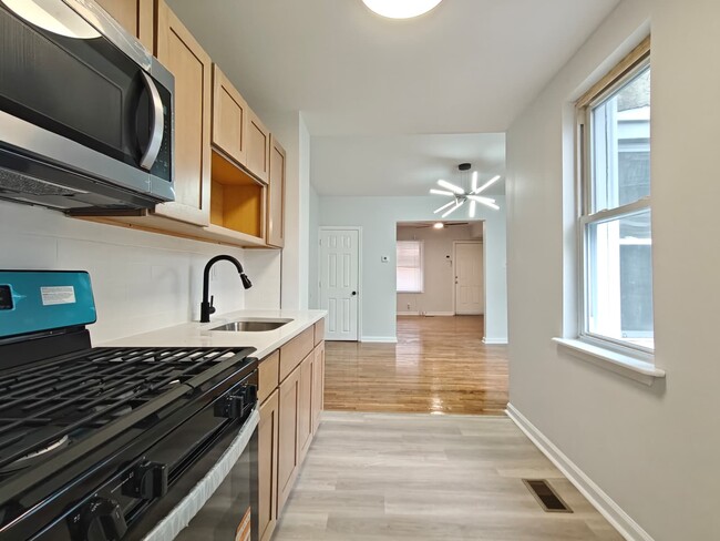 Photo - 312 N 59th St