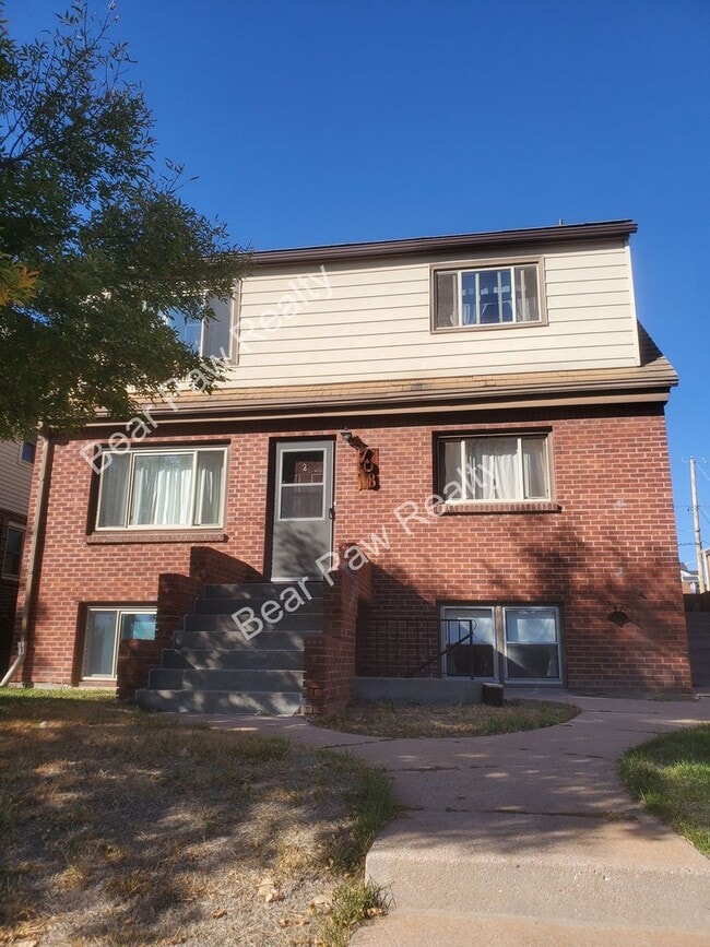 Building Photo - 708 W 1st Ave Unit Apt 2