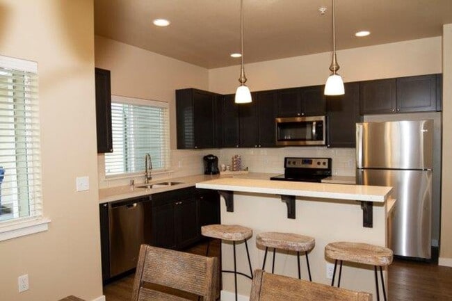 Photo - 3 Bedroom 2.5 Bath Duplex with 2 Car Garage. Apply Today!!