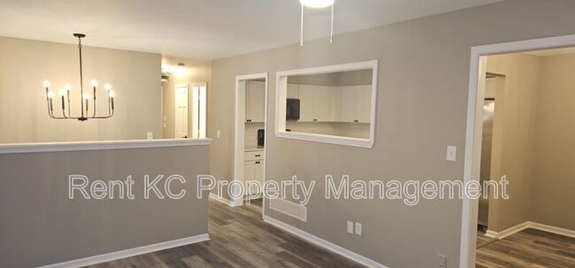 Building Photo - 809 NE 74th St