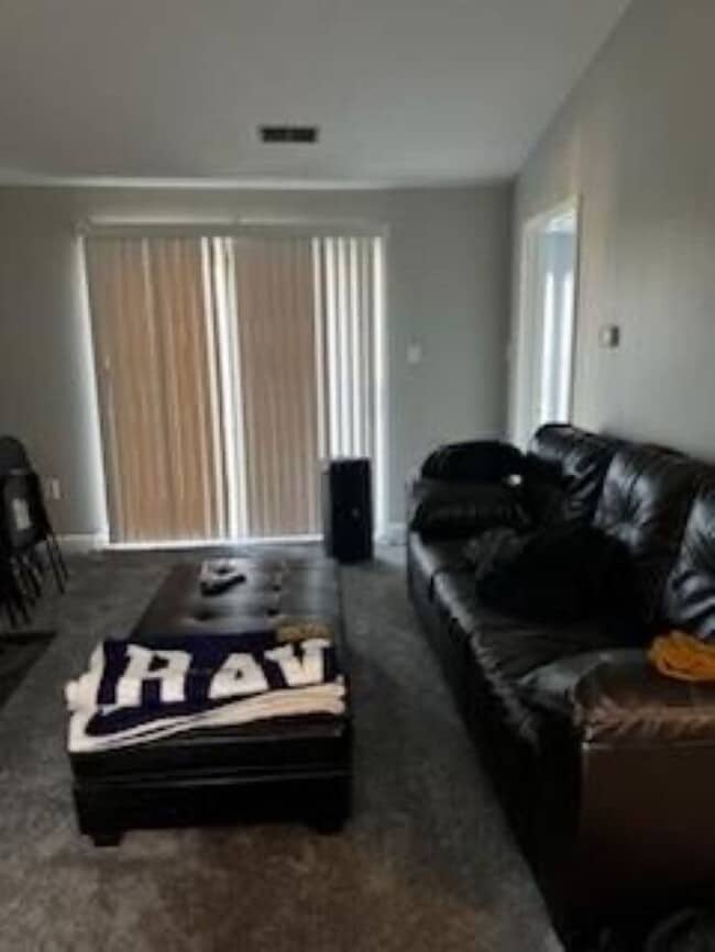 ROOM FOR RENT Townhome Townhome Rental in Reisterstown MD