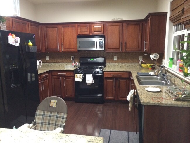 Photo - 908 Wendlebury Ct