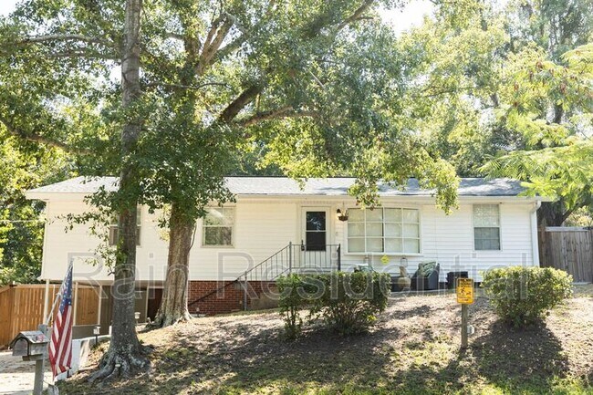 Photo - 240 Holcomb Blvd House
