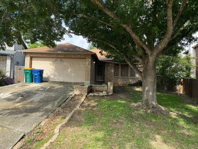 Building Photo - 8003 Chestnut Manor Dr