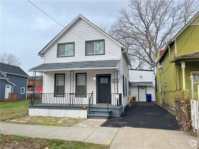 Building Photo - 1904 Freeman Ave Unit Up Rental