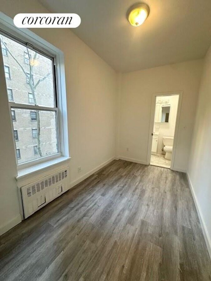 Photo - 235 E 27th St